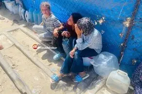 نمایش هزاران کفش کودکانه در خیابان به یاد کودکان غزه + بینید 