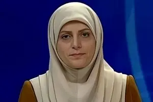 این خانم مجری از دیروز مجازی را با آهنگ خواندن بهم ریخته!/ ببینید