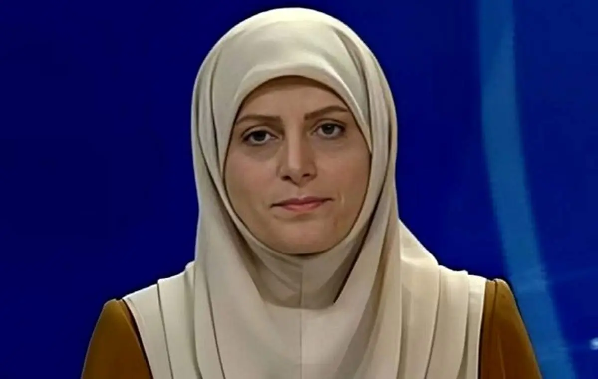 این خانم مجری از دیروز مجازی را با آهنگ خواندن بهم ریخته!/ ببینید