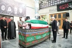 محمد رضا عارف در کنار پیکر محمد اسماعیل شوشتری + ببینید 