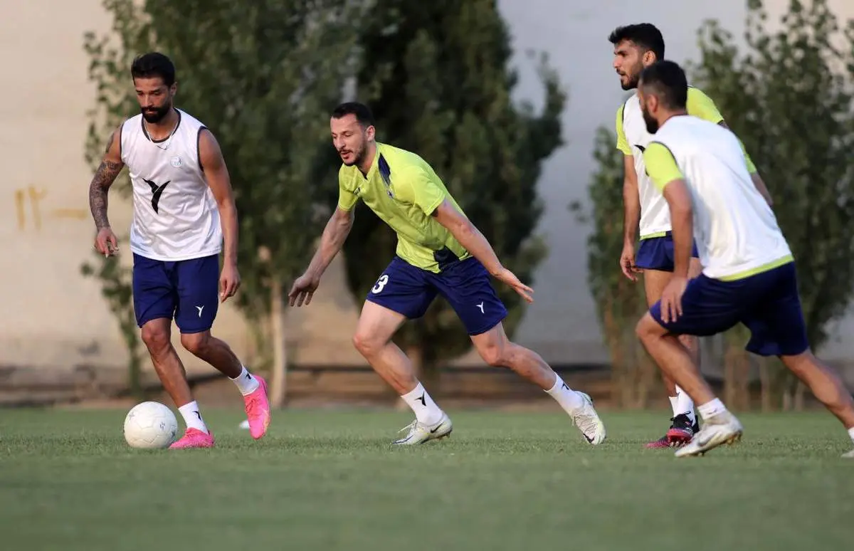 اگر چک من نقد نشود دیگر سر تمرین استقلال نمیآیم!