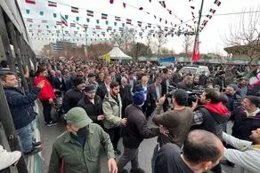 حضور رئیس‌جمهور در راهپیمایی ۲۲ بهمن