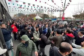 حضور رئیس‌جمهور در راهپیمایی ۲۲ بهمن