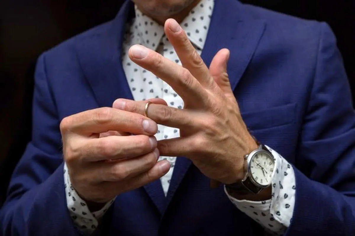 جنجال تازه عروس و دامادعاشق با مرد غریبه!