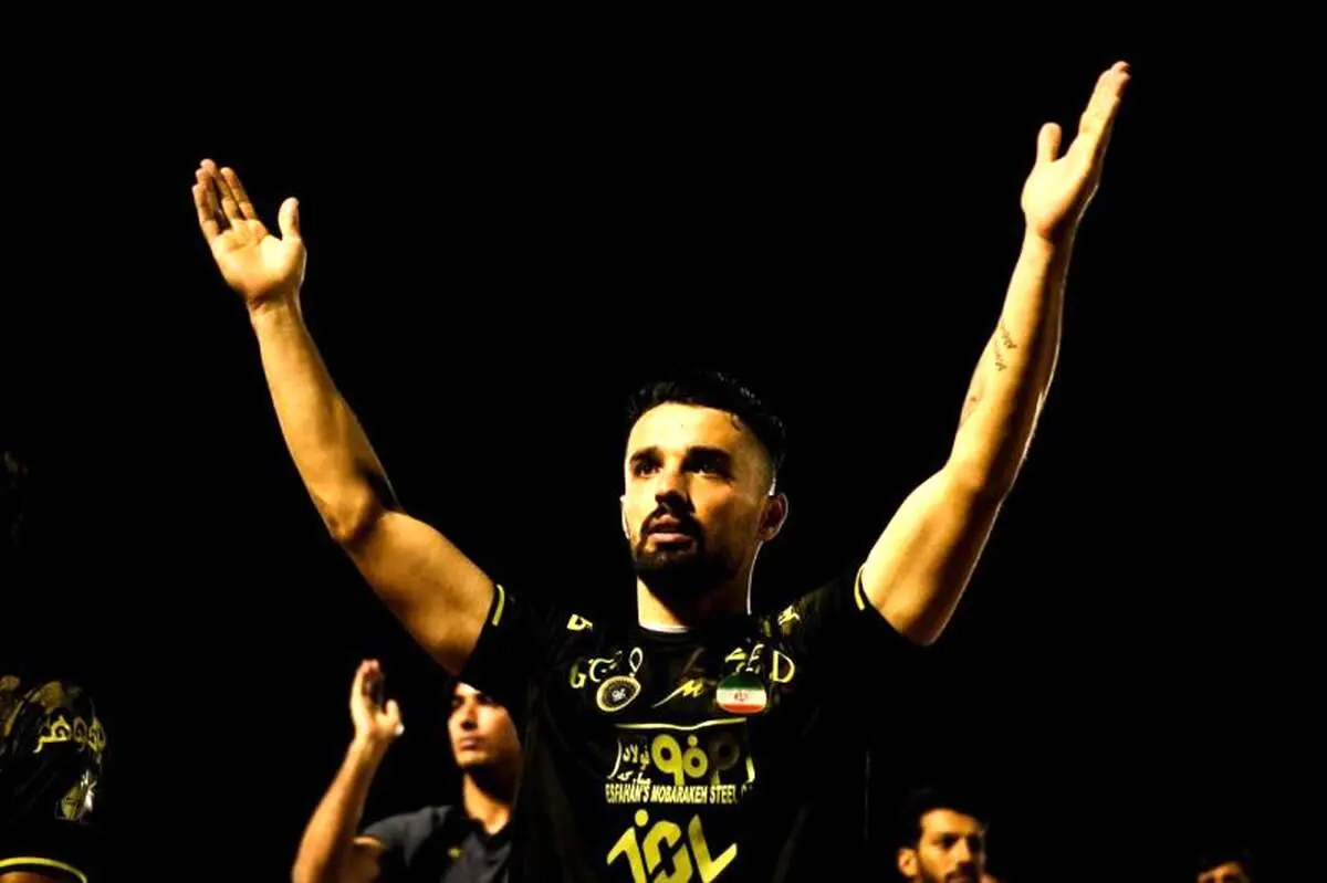 ستاره استقلالی را به خاطر پرسپولیس نقره داغ کردند