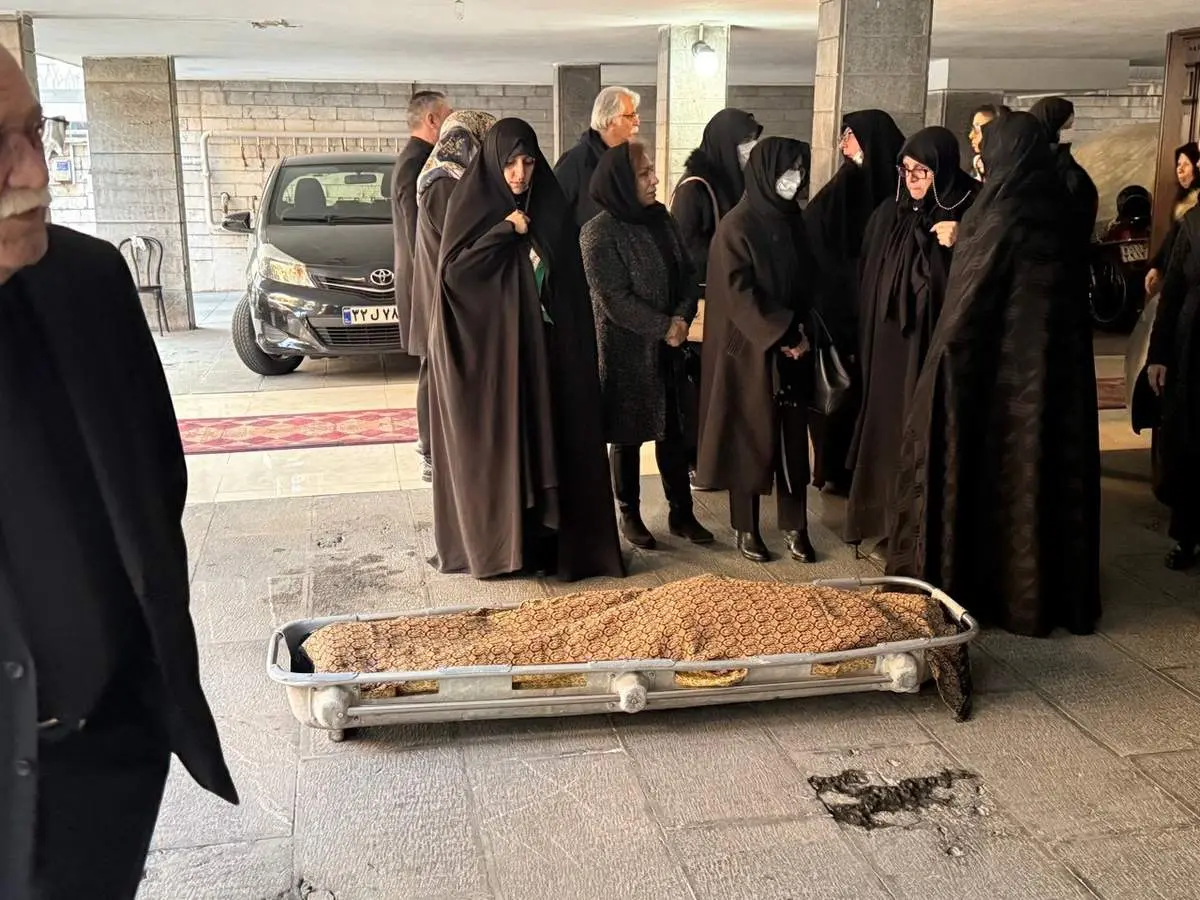 پیکر بانو منیره گرجی بدون تشریفات مرسوم تشییع شد