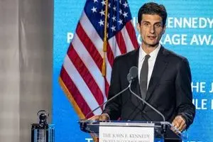 نوه این سیاستمدار هم وارد عرصه سیاسی شد + عکس 