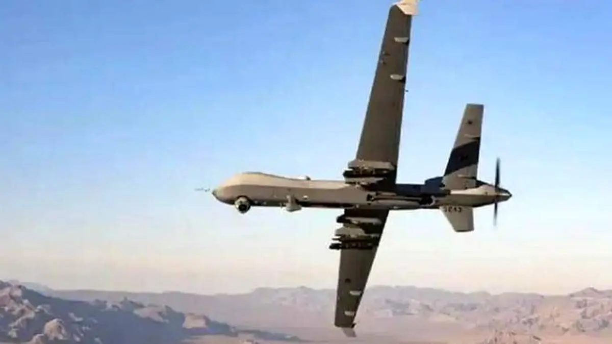 پرواز جنگنده‌های آمریکا در آسمان