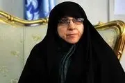 زن فعال سیاسی که شوهر روحانی‌اش به پیشانی او بوسه زد 