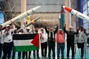 عکس خاص و معنادار از سردار بلندپایه سپاه در کنار موشک + ببینید 