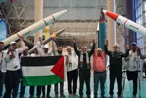 عکس خاص و معنادار از سردار بلندپایه سپاه در کنار موشک + ببینید 