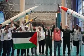 عکس خاص و معنادار از سردار بلندپایه سپاه در کنار موشک + ببینید 