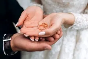 ازدواج دختر 10 ساله با مرد 50 ساله/ فقط می‌خواستند یک نان‌خور کم شود