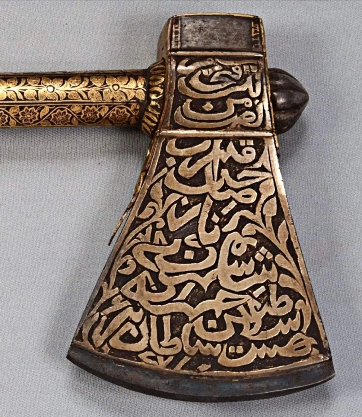 عکس دیده نشده از تبرزین زیبا متعلق به نادرشاه+ببینید