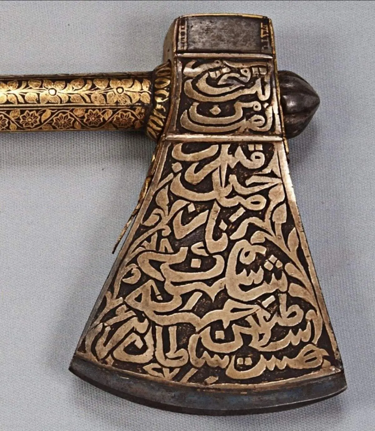 عکس دیده نشده از تبرزین زیبا متعلق به نادرشاه+ببینید