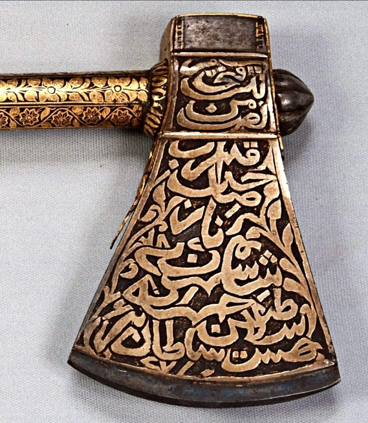 عکس دیده نشده از تبرزین زیبا متعلق به نادرشاه+ببینید