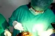 جراحی صورت زن جوان با نور گوشی! + عکس