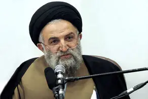 آیت الله غروی: برخی خانم‌ها حتی شلوار هم نمی‌پوشند
