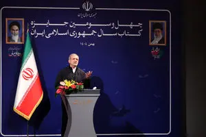 مشکلاتی که ما امروز با آن مواجهیم ناشی از عدم آگاهی و عدم مطالعه است