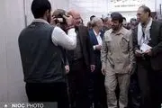 حضور فردی با لباس خاکی به وزارت نفت خبرساز شد