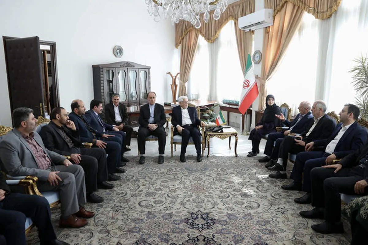 دیدار نوروزی جمعی از وزرا با محمدرضا عارف