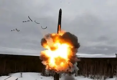 موشک خرمشهر حساب ناوهای لینکلن و فورد را می‌رسد