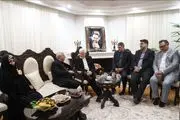 دیدار معاون اول رئیس‌جمهور با خانواده‌های آیت‌الله رئیسی و مالک رحمتی 