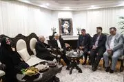 دیدار معاون اول رئیس‌جمهور با خانواده‌های آیت‌الله رئیسی و مالک رحمتی 