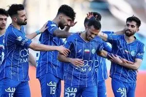 پیروزی سخت استقلال مقابل تیم ده نفره شمس‌آذر