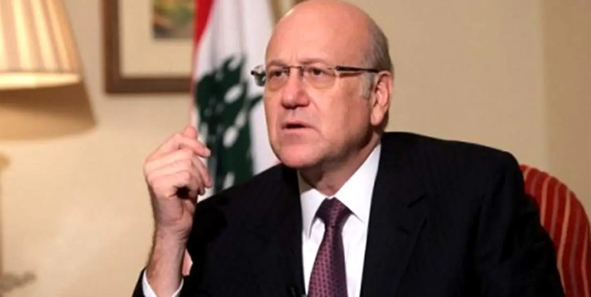 بوسه جنجالی سیاستمدار معروف خبرساز شد! 