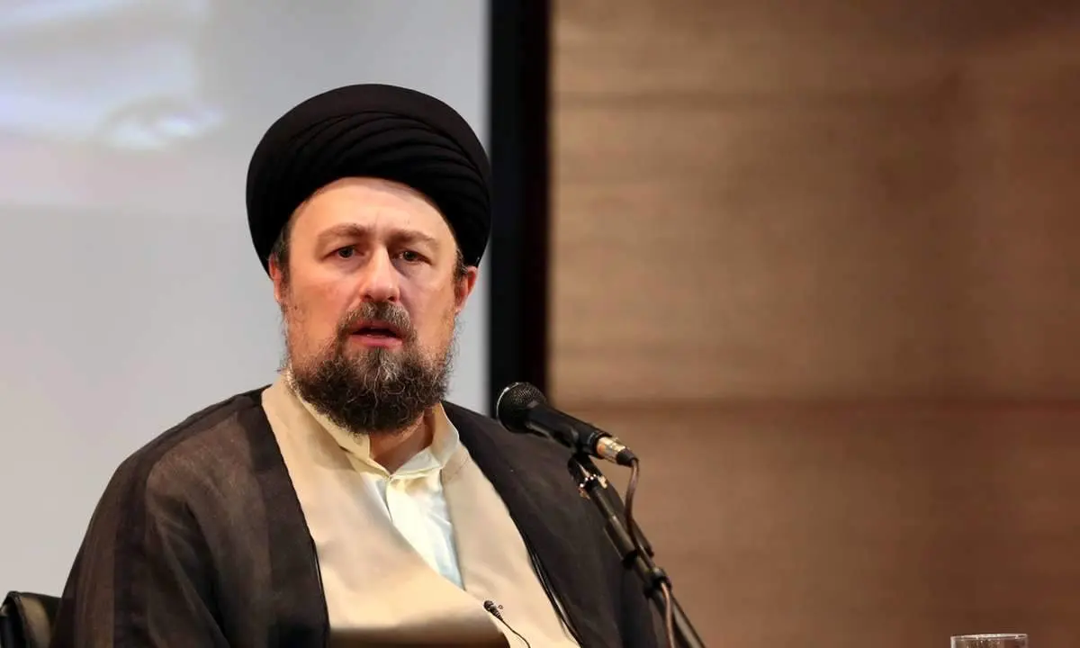 تصاویر اشک ریختن سید حسن خمینی در مراسم ختم پدر همسرش + ببینید