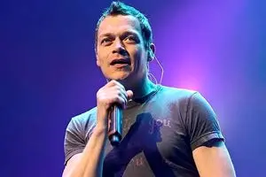 خواننده مشهور در ۴۷ سالگی درگذشت