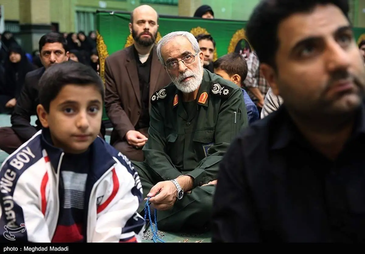  تصویری خاص از یک مقام ارشد سپاه در یک مراسم غیررسمی با لباس رزم + عکس 