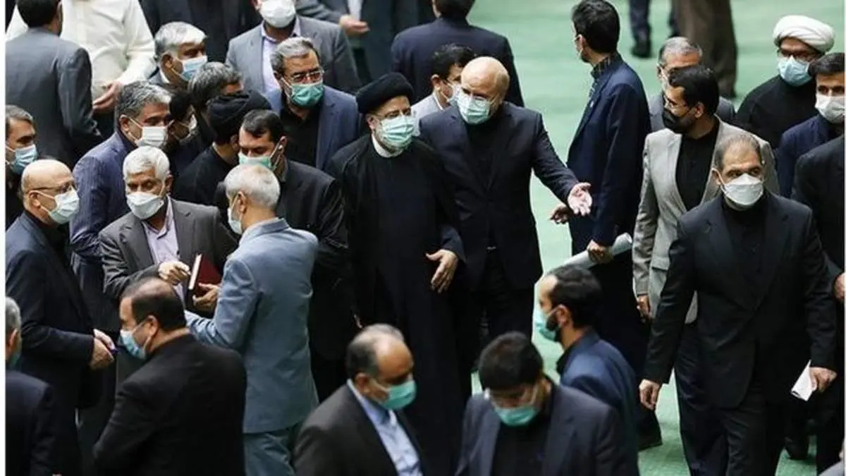 اختلافات زبانه کشید| وقتی دولت رئیسی و مجلس انقلابی در کاسه هم میگذارند!