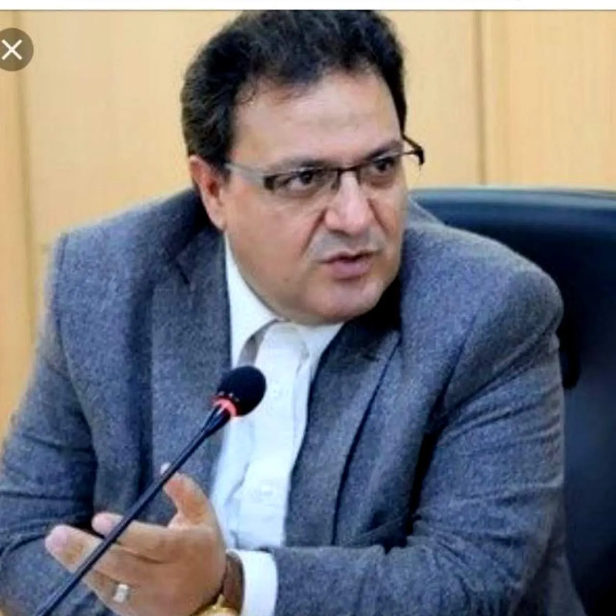 قادر باستانی در سوگ پدر نشست 