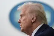 فرماندار کالیفرنیا هم به ترامپ لگد زد + عکس 