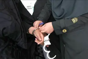 دختربچه چشم آبی مادرش زندانی‌اش را نشناخت
