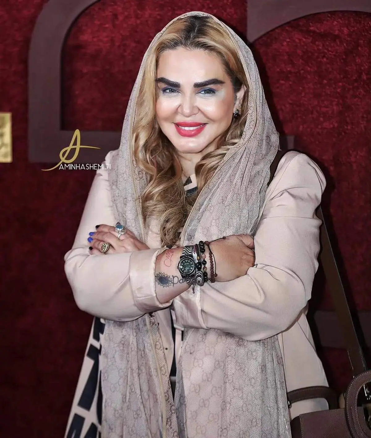 بهاره رهنما روی صحنه تئاتر هم جنجال آفرید!/ فیلم