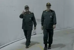 سردار سلامی و سردار حاجی زاده در یک پایگاه زیرزمینی 