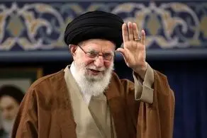 ورود رهبر معظم انقلاب به مصلی تهران برای اقامه نماز عید فطر 