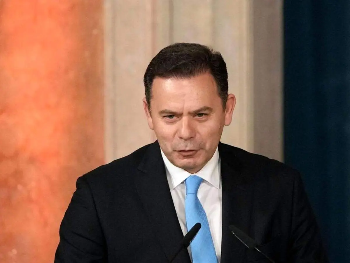 این دولت سقوط کرد 