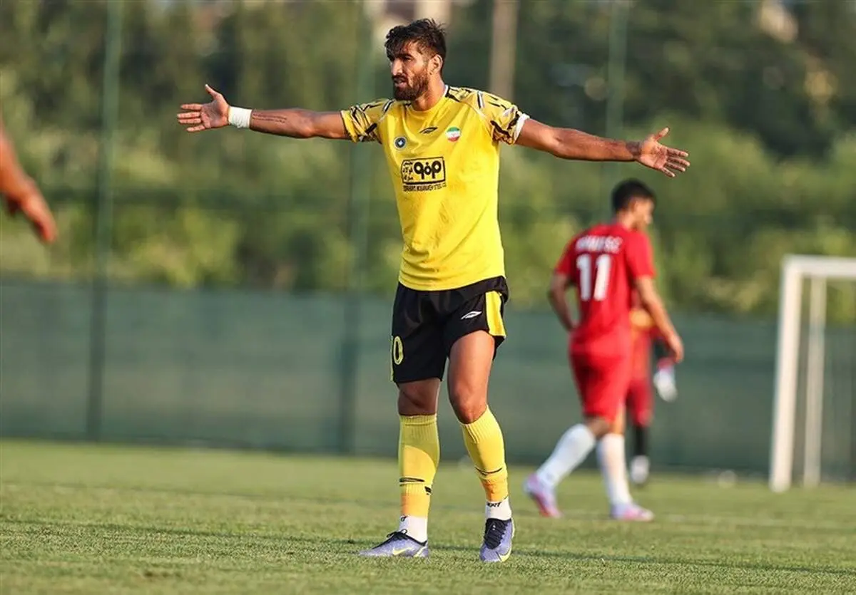 مغانلو در تیررس پرسپولیس؛ پیشنهاد ۷۰۰ هزار دلاری به زوج قائدی!