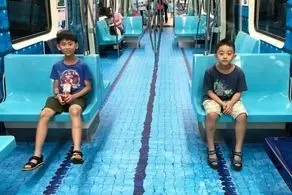 شنا در کف مترو! + عکس