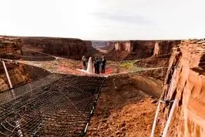 برگزاری عروسی ترسناک بین زمین و هوا! + عکس