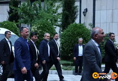 پزشکیان به جای شوآف، کار می‌کند