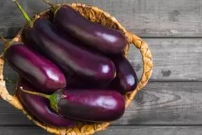 اگر زیاد بادمجان بخوریم چه اتفاقی در بدنمان می‌افتد؟