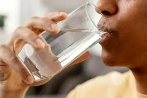 روزانه چقدر آب بنوشیم تا سالم بمانیم؟