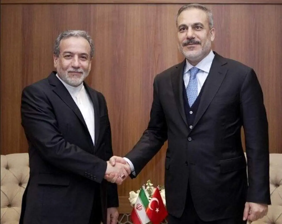 تاکید عراقچی و فیدان بر ادامه رایزنی‌های دوجانبه و مشورت با دیگر کشورهای منطقه