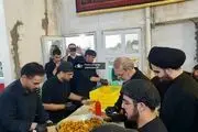 علی لاریجانی در حال خدمت رسانی به زائران اربعین در یکی از مواکب حسینی + عکس 