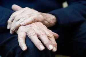 علائم اولیه پارکینسون که به تشخیص زودهنگام آن کمک می کند